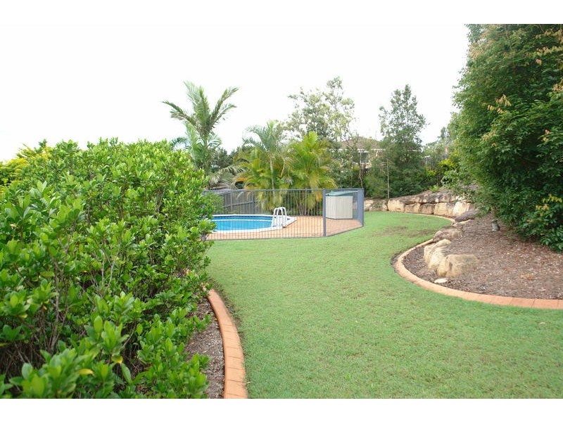 66 Gibson Cres, Bellbowrie QLD 4070